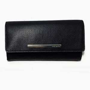 Vince Camuto Pebbled Black Ike Leather Wallet